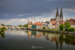 regensburg-St-Peter-Cathedral-donau-old-stone-bridge-landscape