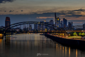 skyline-frankfurt-am-main-silhouette-skyscrapers-night-2