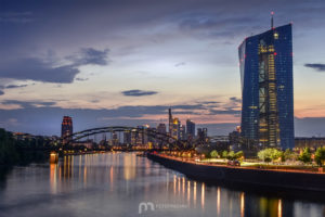 skyline-frankfurt-am-main-silhouette-skyscrapers-night-3