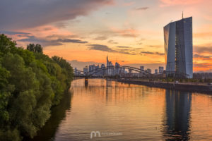 skyline-frankfurt-am-main-silhouette-skyscrapers-sunset-2