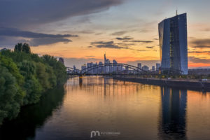 skyline-frankfurt-am-main-silhouette-skyscrapers-sunset-3