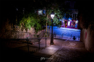 montmartre-paris-stairs-by-night-4